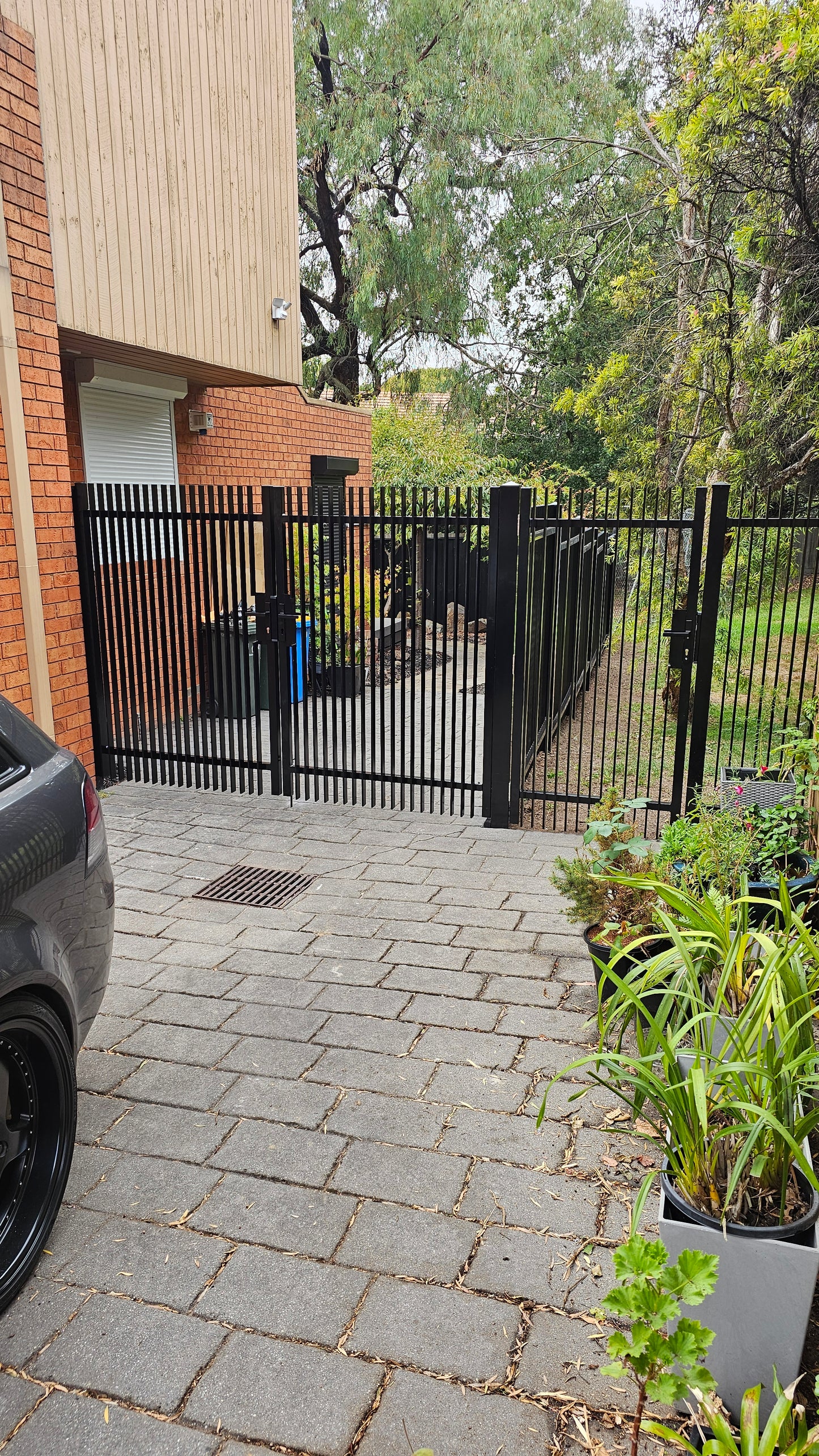 Aluminium Fin Blade Gate Right Hand - DIY Gate Package- 1800mm high X 1600mm wide
